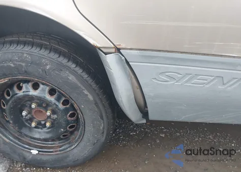 2001 Toyota Sienna Le z USA, uszkodzony, nr VIN 4T3ZF13C11U377208